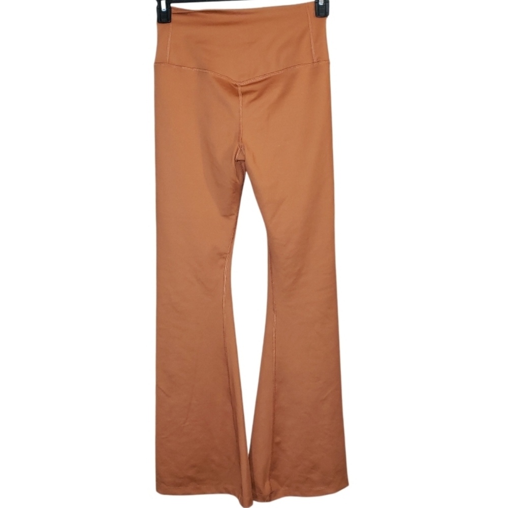 Nike Sculpt Victory High Rise Flare Pants - Picture 2 of 4